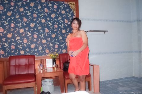 Rare pics of real Thai soapy massage girl fucked