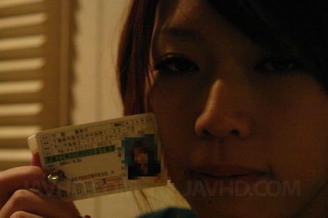 Beautiful and slender Arisa Aoyama appears in a sailor suit. When her panties are stripped off, her extra-large penis becomes erect!