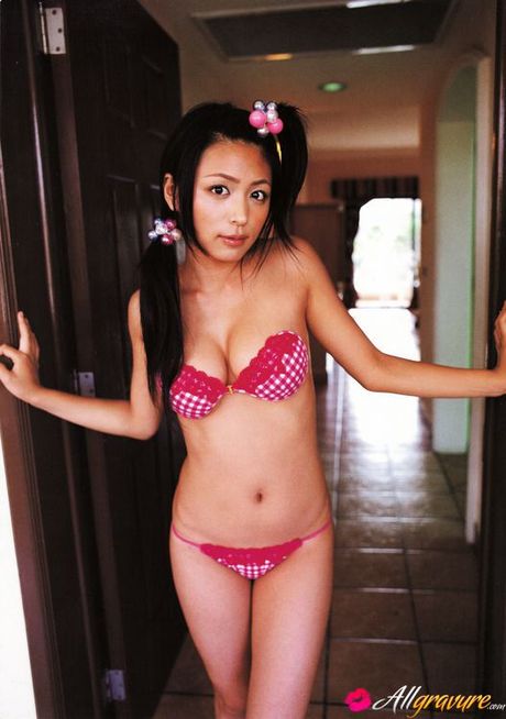 Yukie Kawamura Asian has some really hard to resist curves