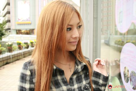 Sexy Japanese lady Anna Morisaki gets ready for some nasty fun