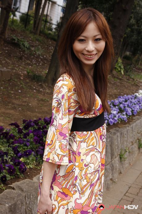 Cute hottie Shiho Goto spreads her legs in public on the bench for cam